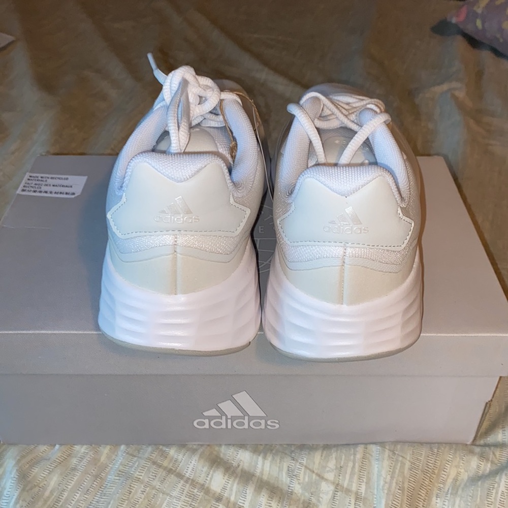 Adidas - Picture 3 of 10